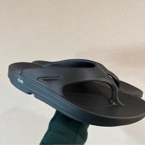 OOFOS Other - Oofos Oolala Luxe Sandals unisexs Size M 13 W15 Black Comfort Recovery Sandals